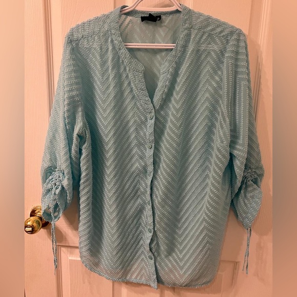 Blouse Erika brand , Green color Size L - Picture 2 of 4
